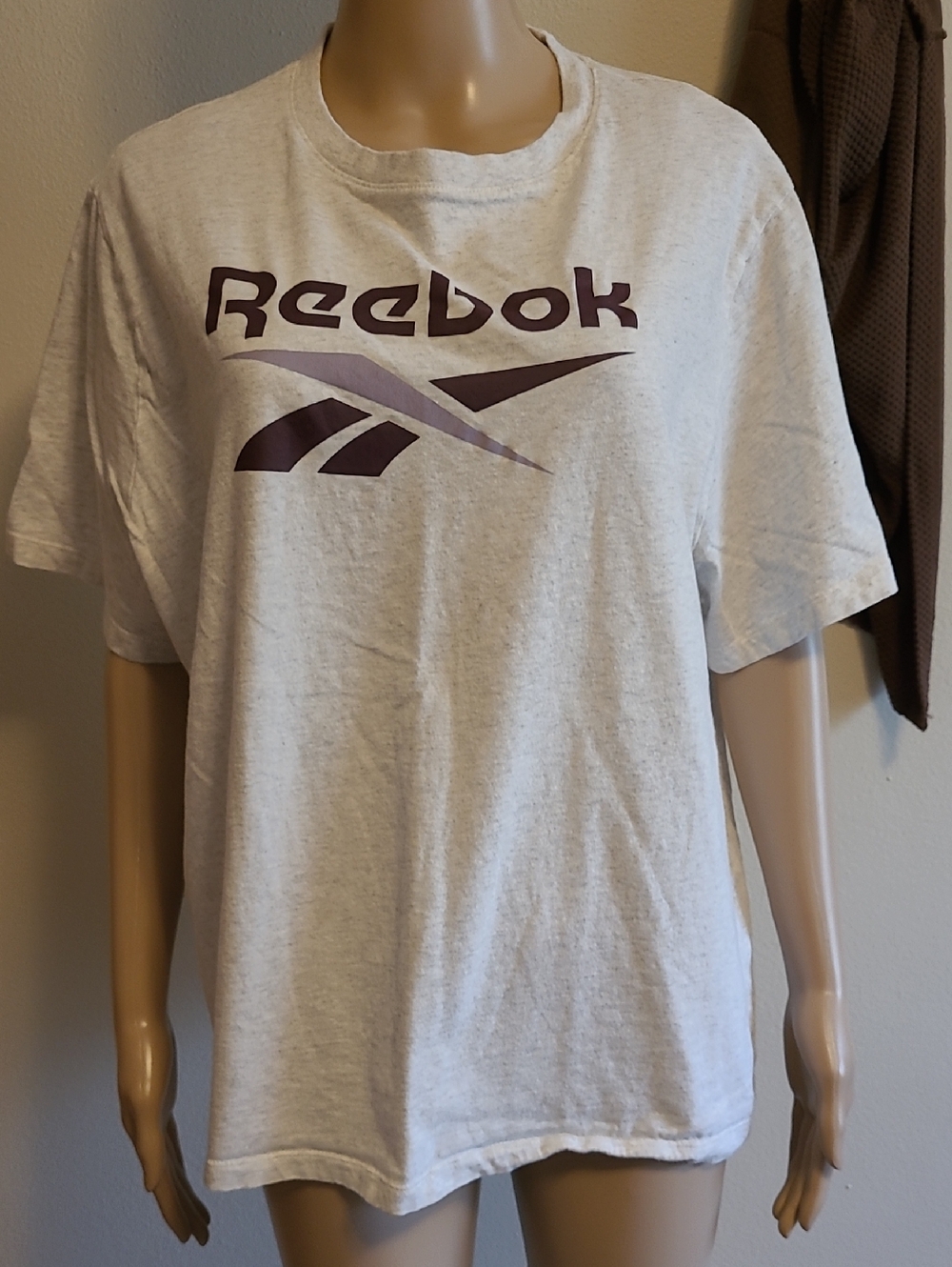 Reebok Brand Size 18-20W Light Grey Tee.